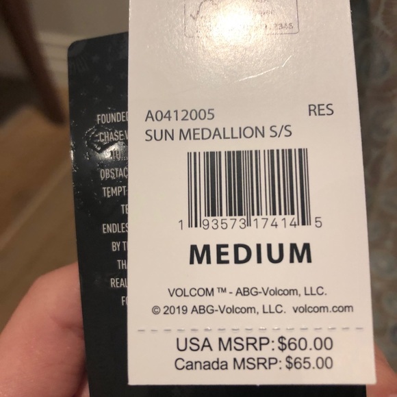 Men’s Volcom button down - Picture 6 of 6